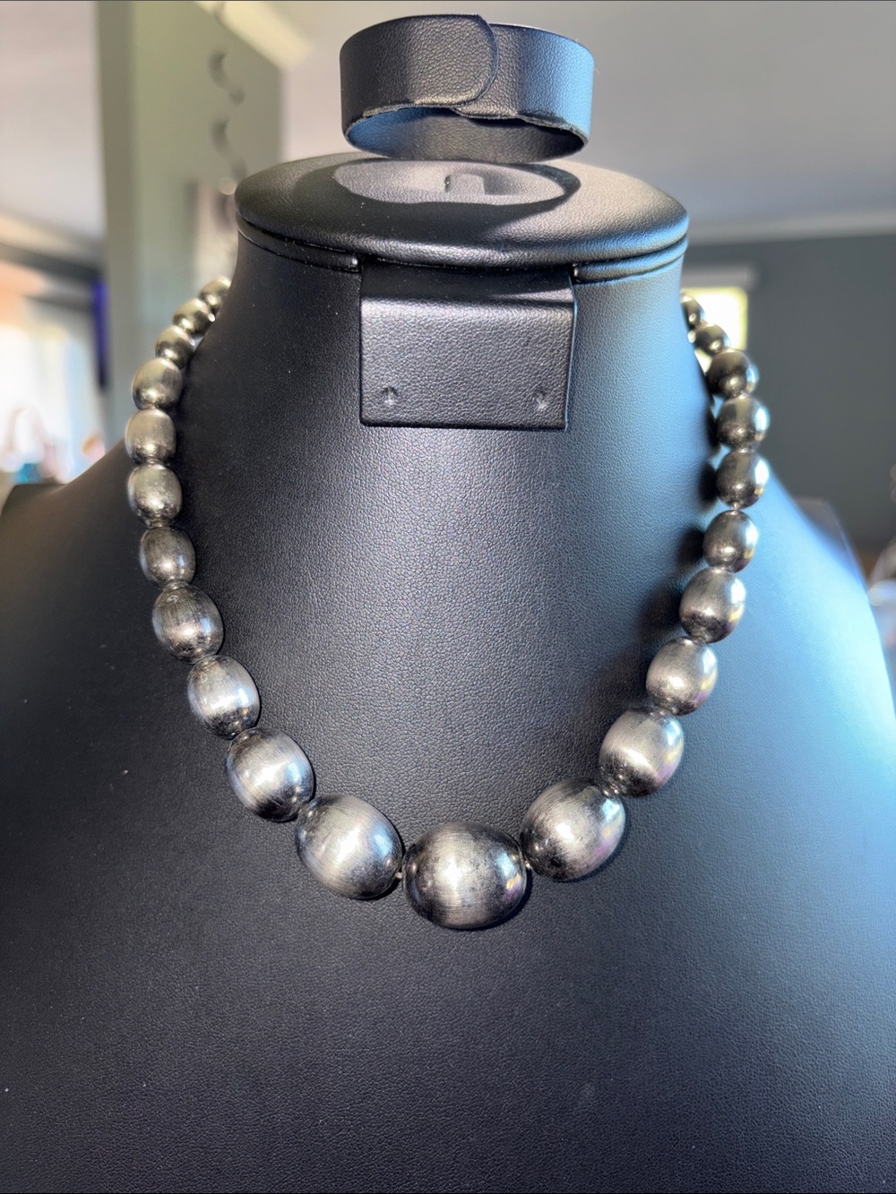 Vintage Korea Silver Tone Graduated Bead Necklace Mid Century Classic